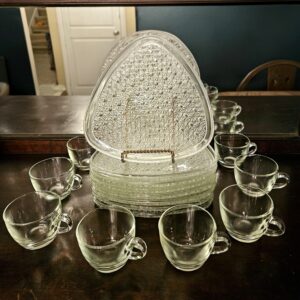 "Daisy & Button" Snack Platter & Cup Set